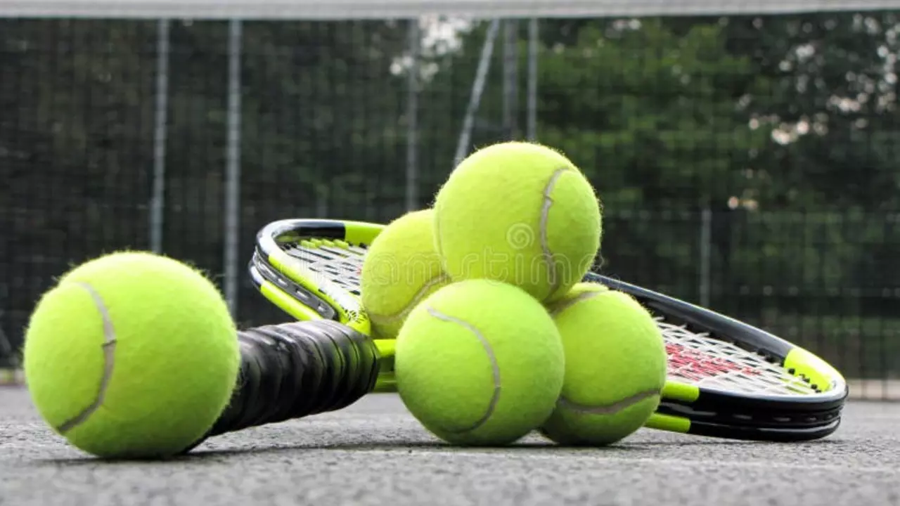 What tennis racket would you recommend for a beginner?